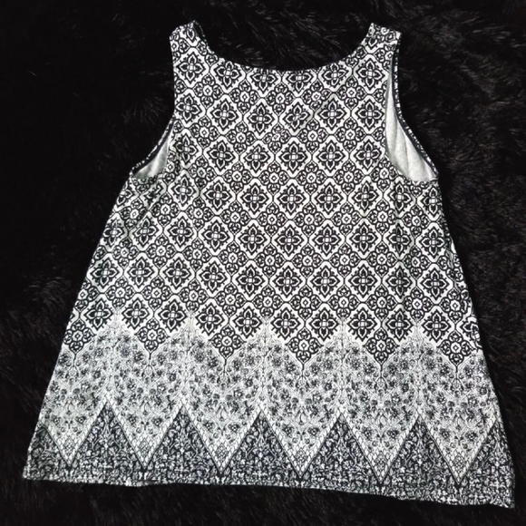 Tank - Picture 3 of 4